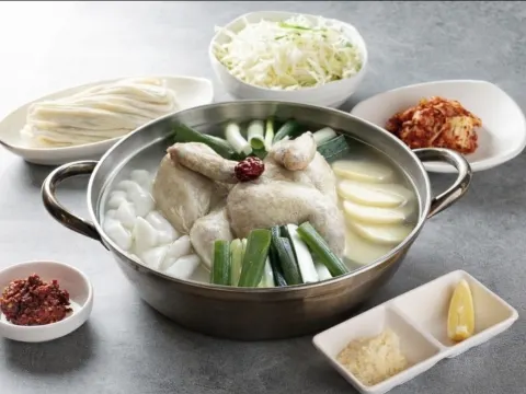 유닭스토리 닭한마리 신촌점 대표 이미지